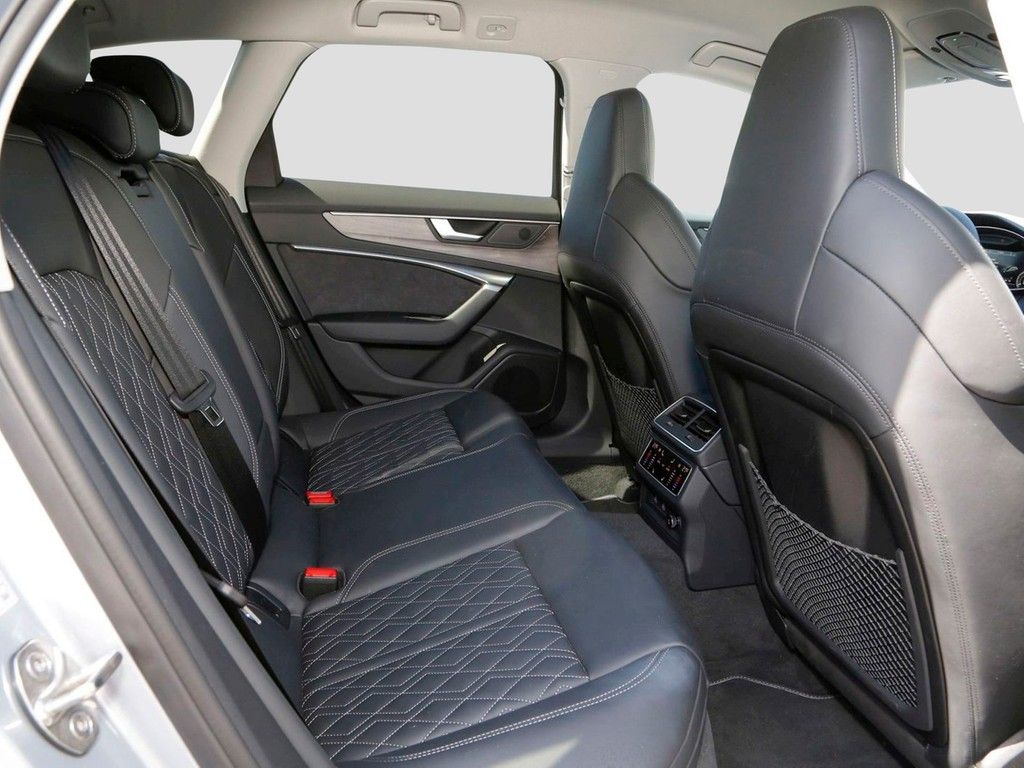 Audi A6 Avant 55 TFSI e Q S line - Samsaru's Car Outlet