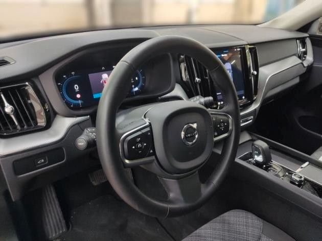 Volvo XC60 B4 Core - Samsaru's Car Outlet