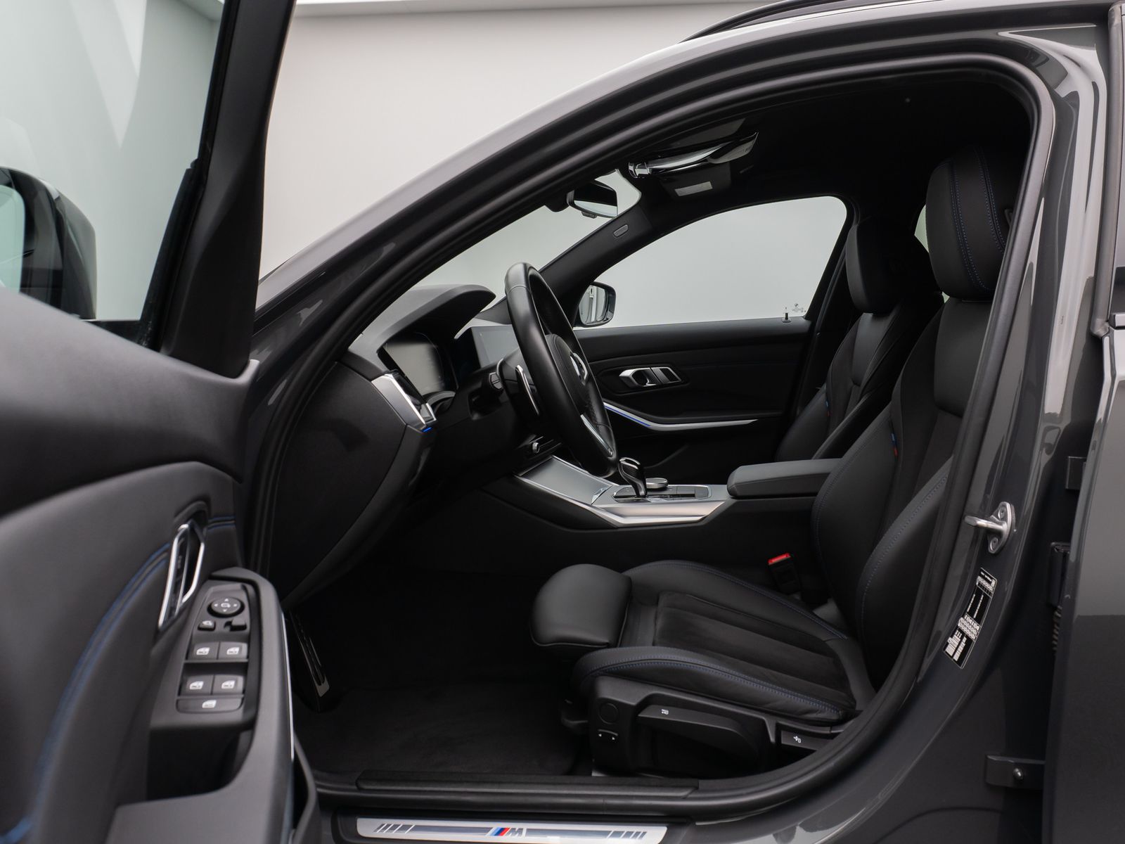 BMW 330i M Sport - Samsaru's Car Outlet