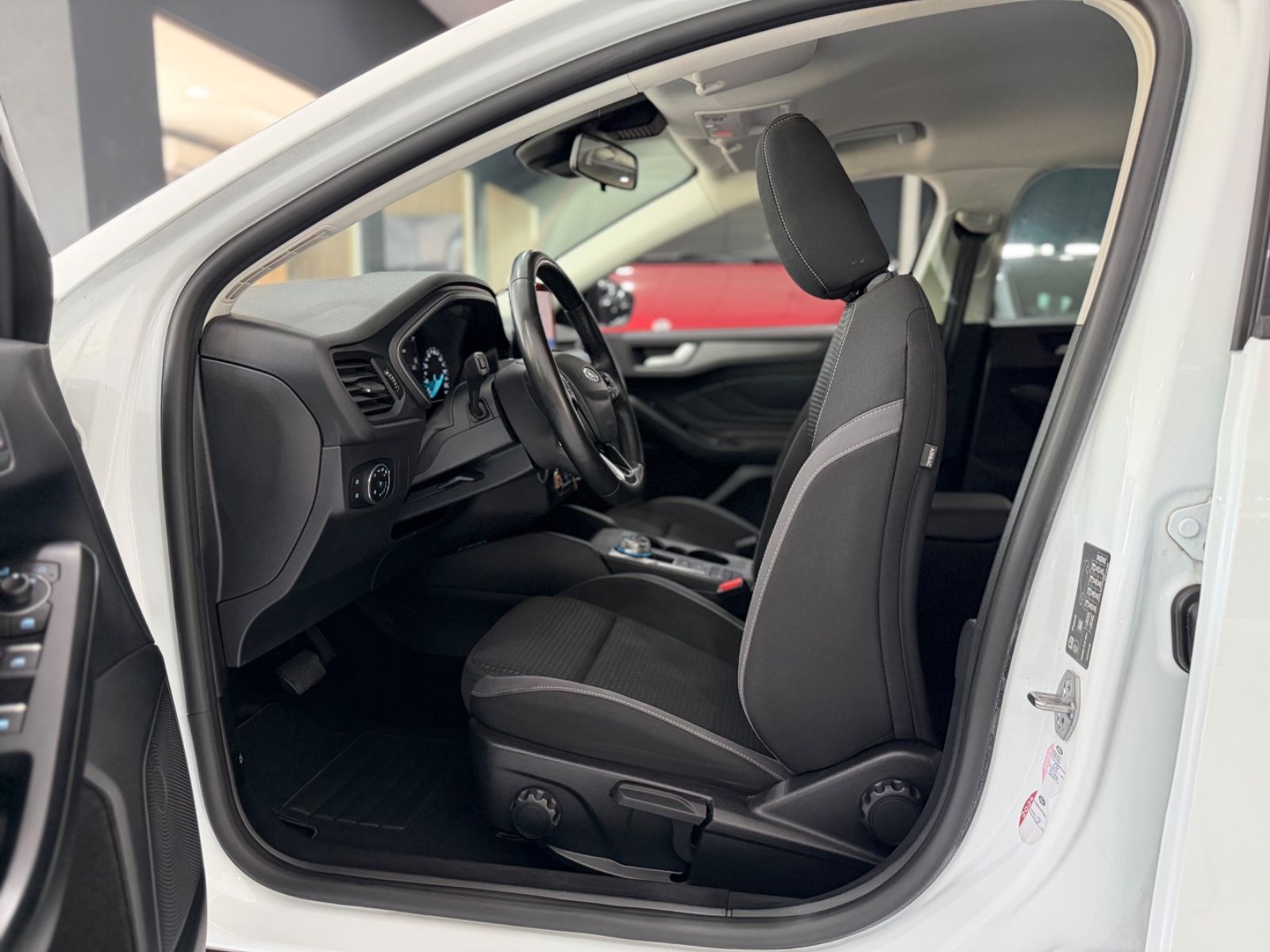 Ford Focus Turnier C&C*AUTOMATIK*KAMERA*TOT-W*ACC*