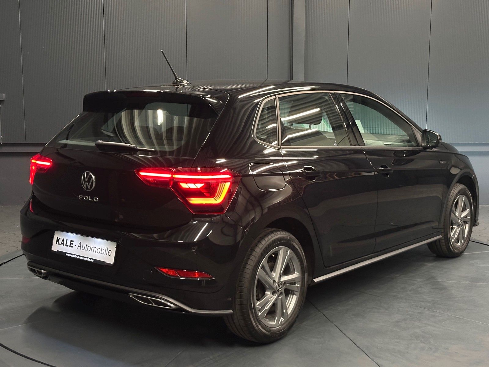 Volkswagen Polo VI R-Line *NAVI*IQ.Drive*KAMERA*CarPlay*ACC