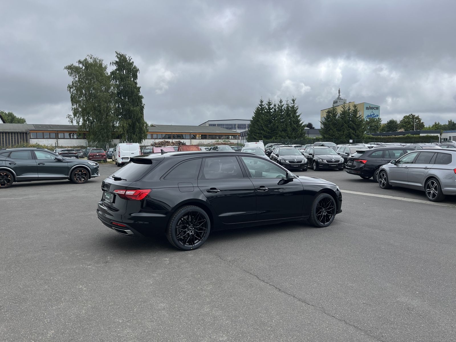 Audi A4 Avant 35 2.0 TFSI S-Line - Samsaru's Car Outlet