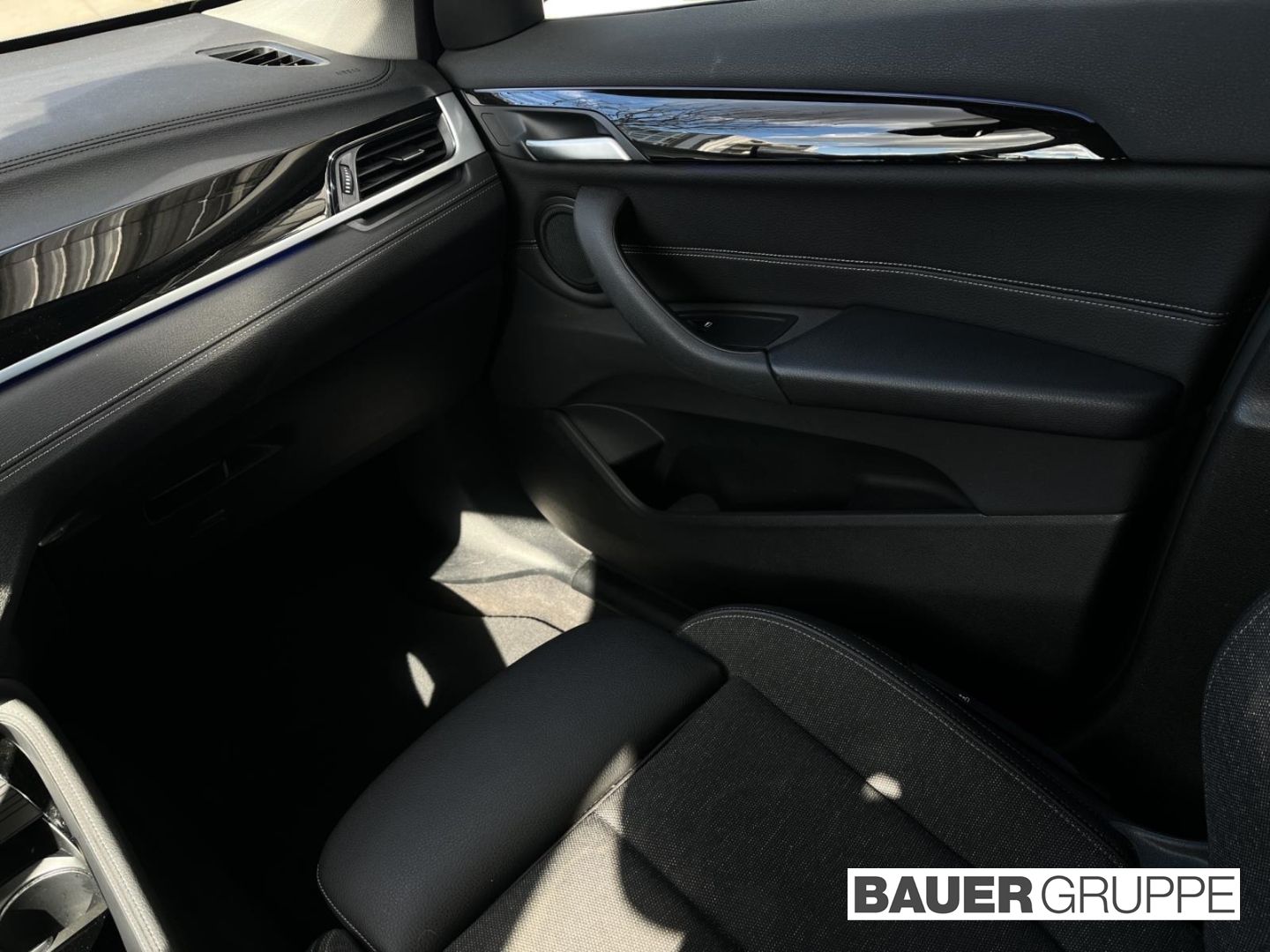BMW X1 xDrive 20 d Sport Line - Samsaru's Car Outlet