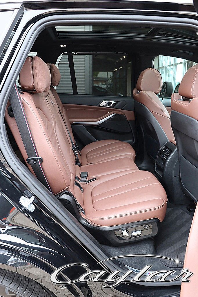 BMW X5 40d M SPORT 7-SITZER PANO 360° LASER 22" AHK