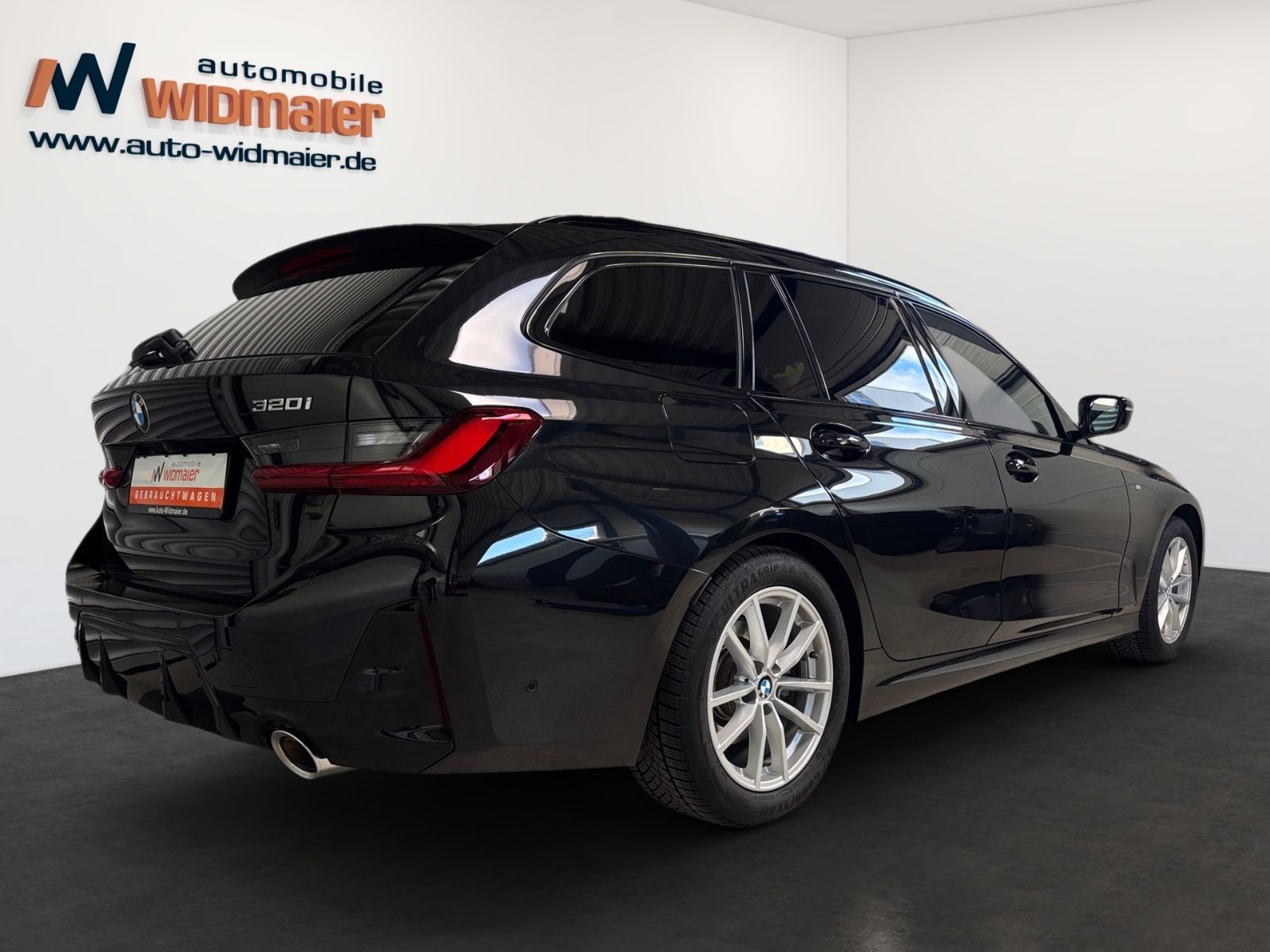 BMW 320i Touring M Sport -AHK/Pano/HeadUp/Innovation