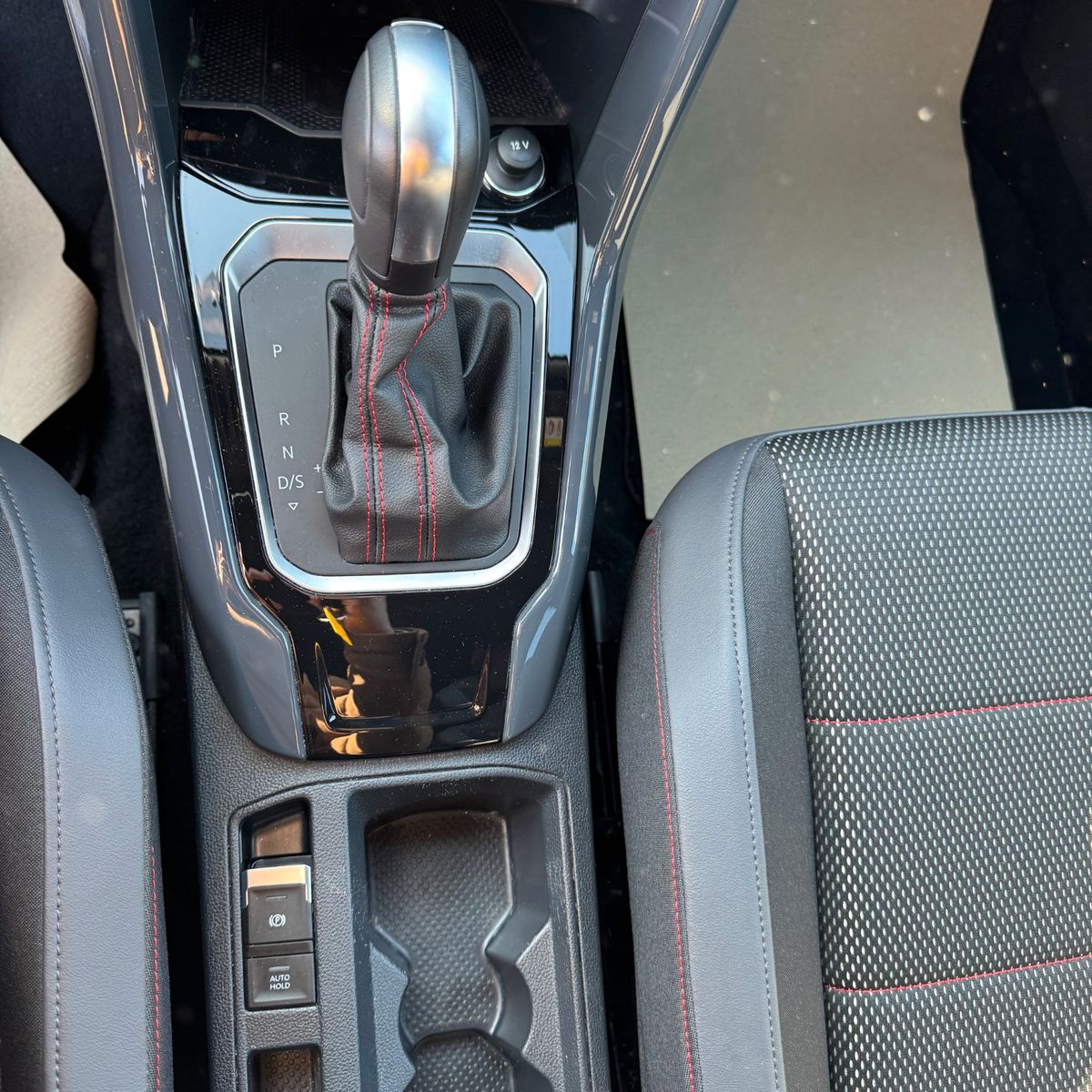 Volkswagen T-Roc Sport - Samsaru's Car Outlet