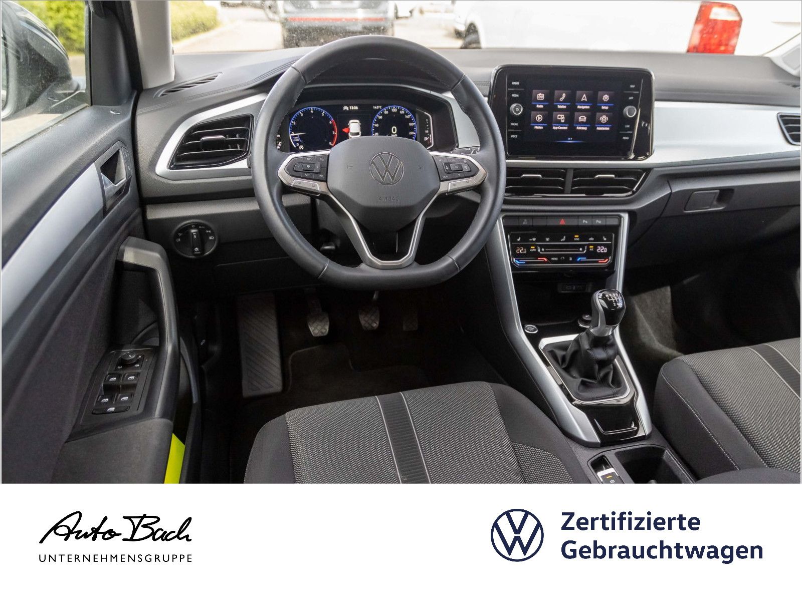 Volkswagen T-ROC 1.0 TSI LIFE - Samsaru's Car Outlet
