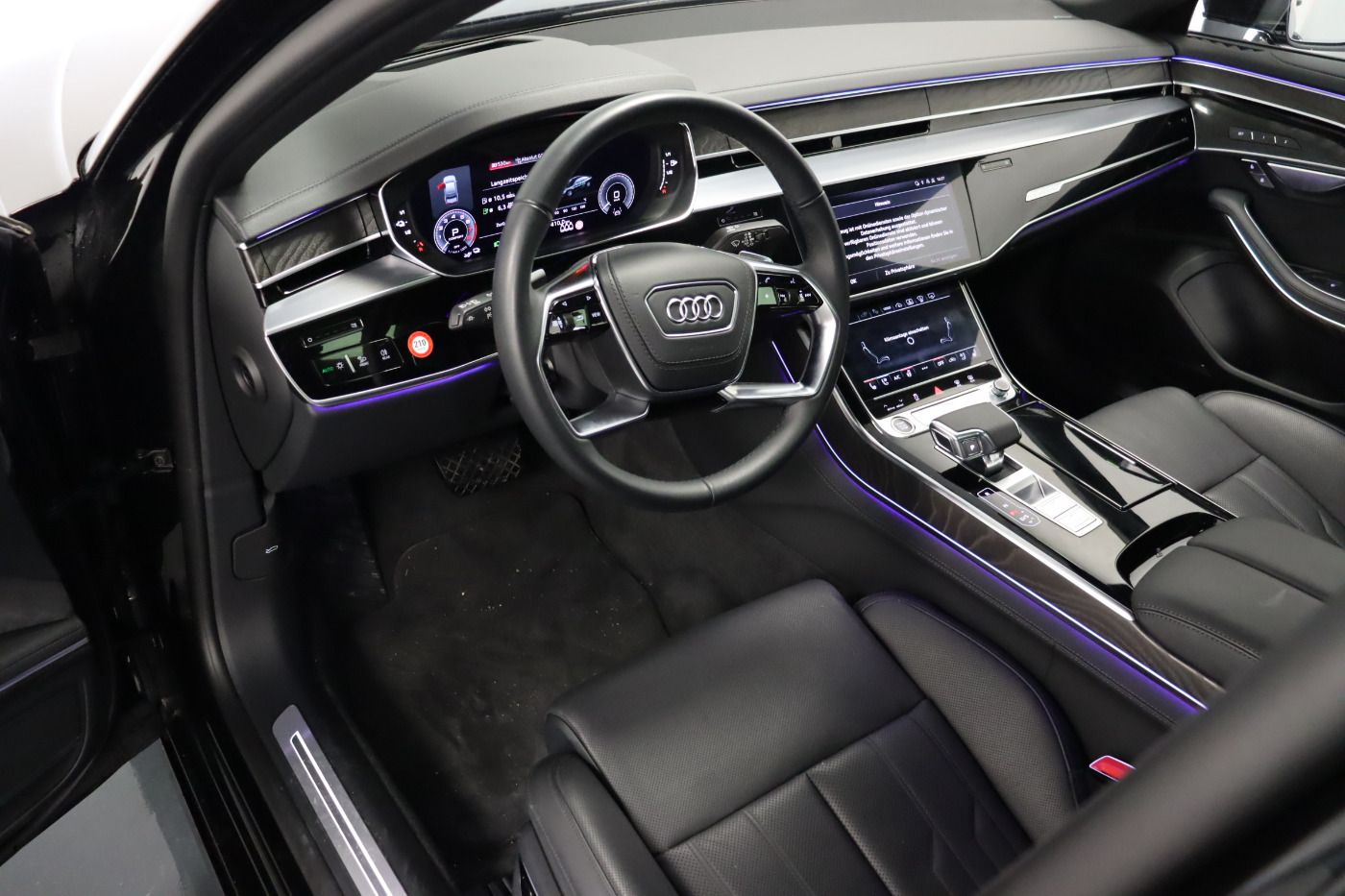 Audi A8 lang 60 TFSI e quattro S line - Samsaru's Car Outlet