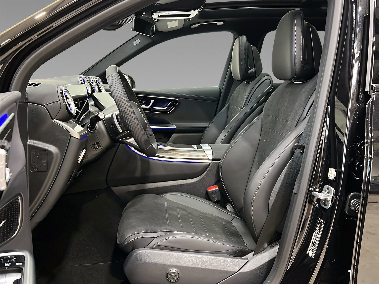 Mercedes-Benz GLC 300 e 4M AMG+NIGHT+Ambi+Pano+TotW+AHK+360°