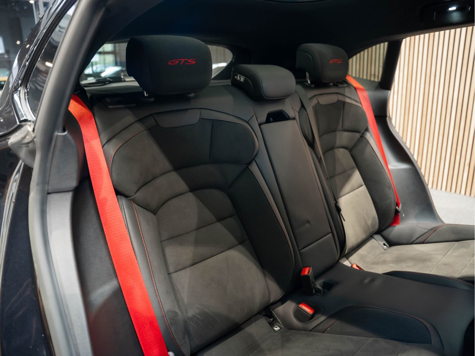 Porsche Taycan GTS Sport Turismo Sport Design Carbon Spo