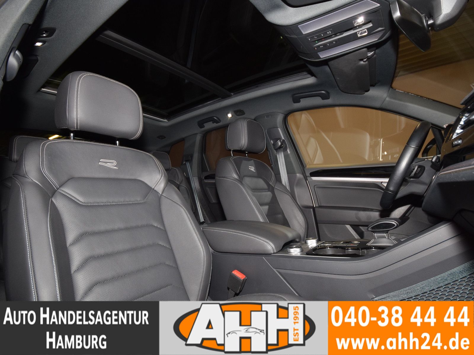 Volkswagen Touareg 3.0 TSI 4M R-LINE - Samsaru's Car Outlet