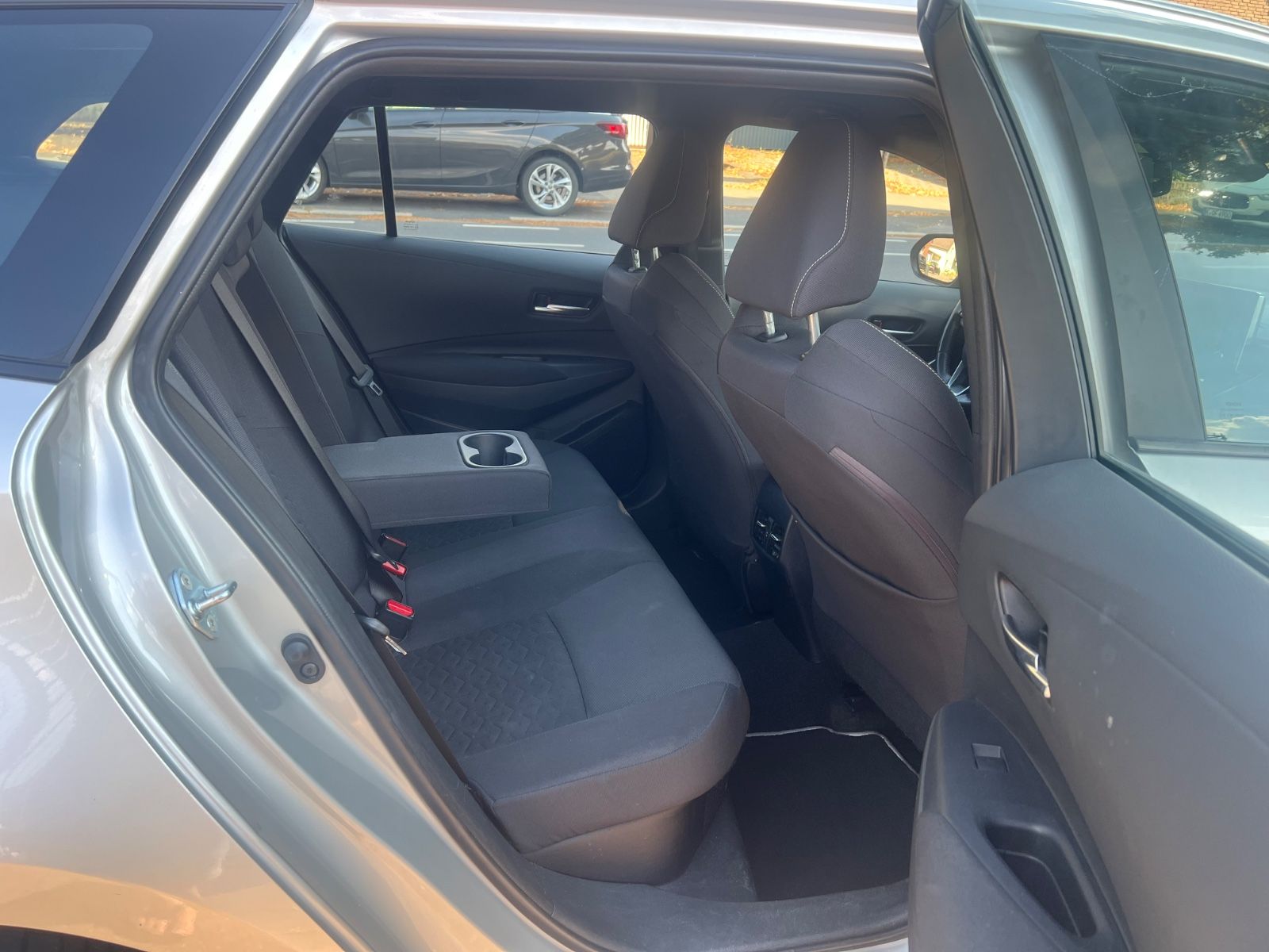 Toyota Corolla Touring Sports Hybrid Dynamic - Samsaru's Car Outlet