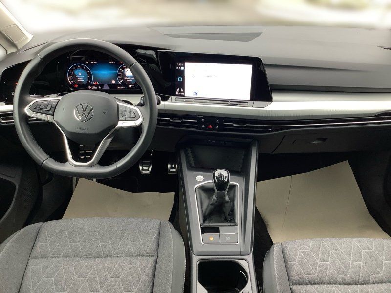 Volkswagen Golf VIII 1.5 TSI Move - Samsaru's Car Outlet