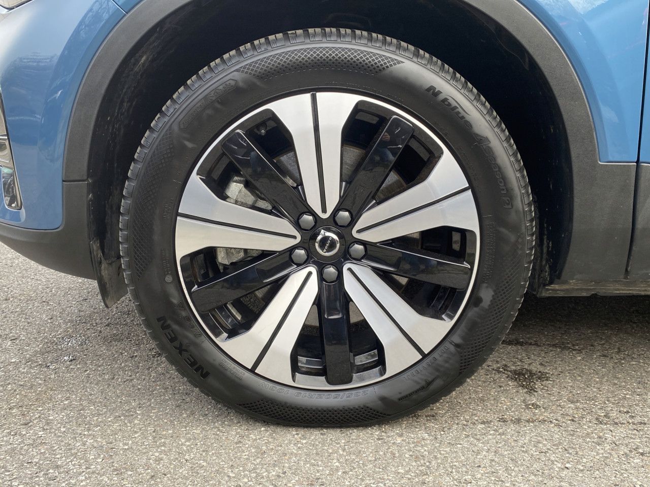 Volvo XC 40 Plus Recharge Pure Electric 2WD Bluetooth