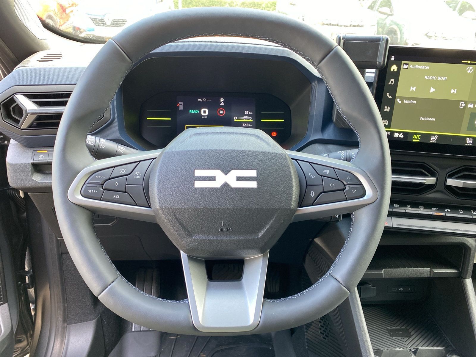 Dacia Duster Journey HYBRID 140 - Samsaru's Car Outlet
