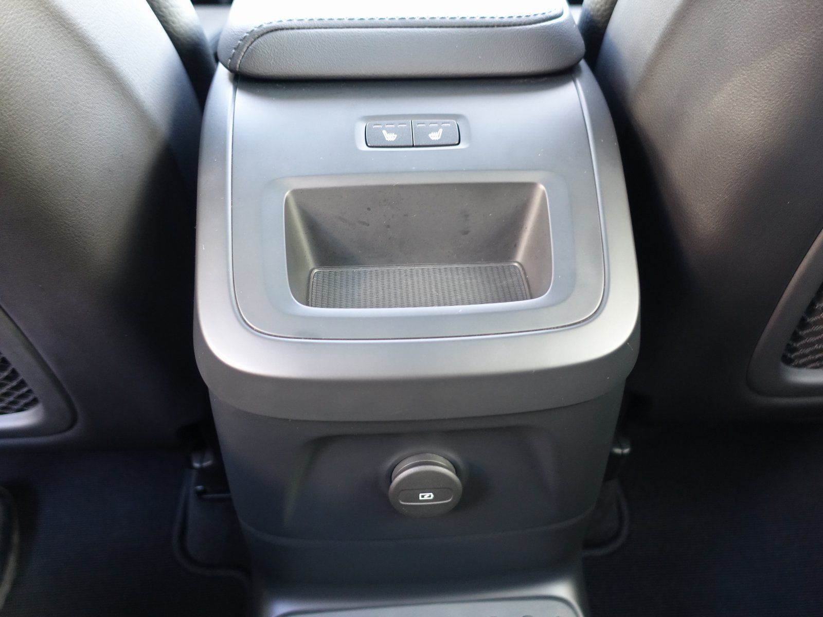 Volvo XC60 Plus T6 AWD Plug-in Hybrid/Four-C/AHK