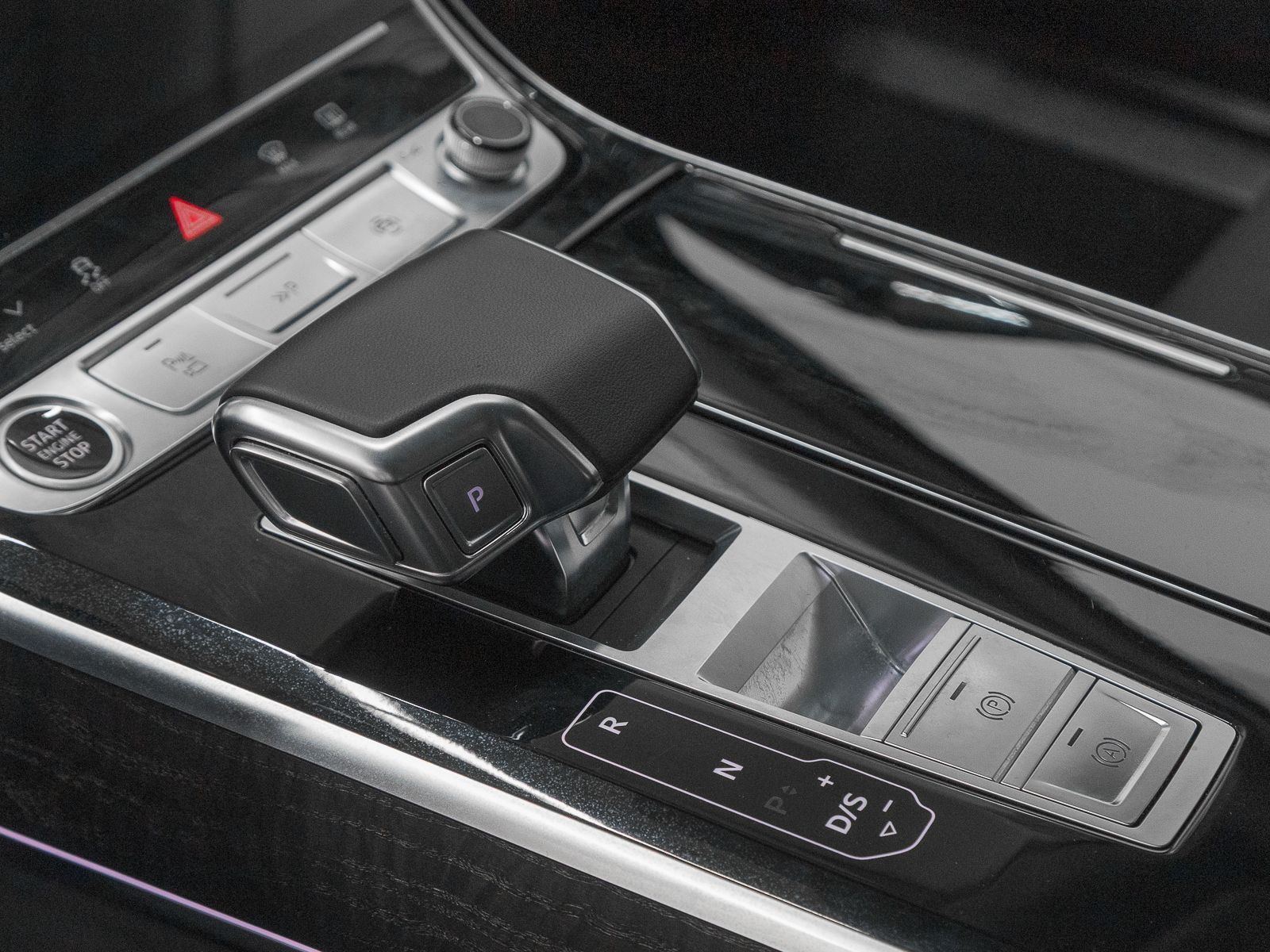 Audi A8 Lang 60 TFSIe Q NP145 - Samsaru's Car Outlet