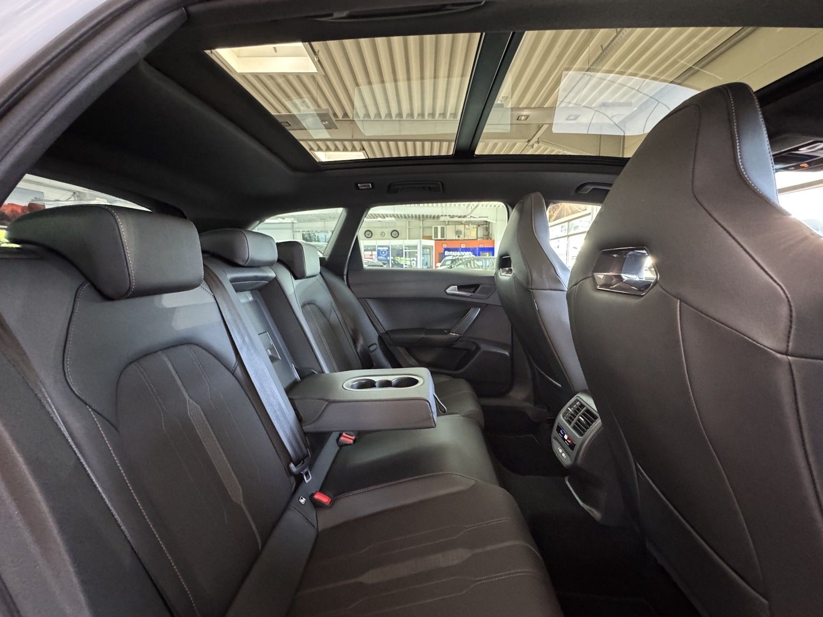 Cupra Leon Sportstourer VZ 4Drive - Samsaru's Car Outlet