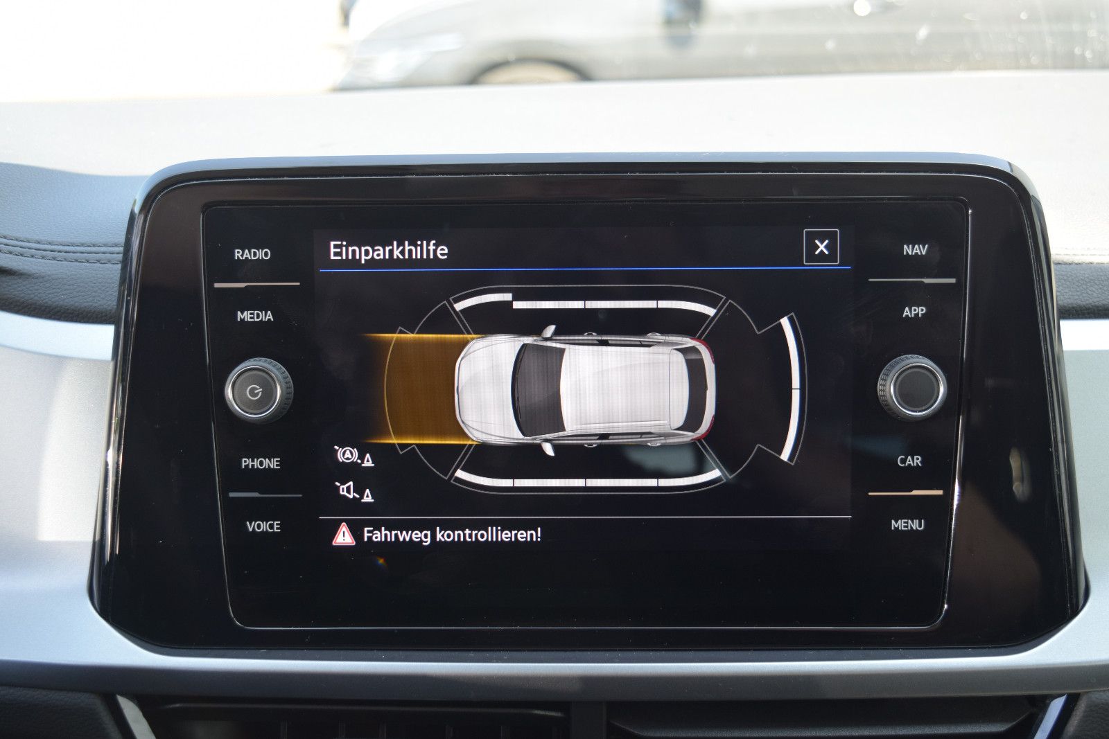 Volkswagen T-Roc Life - Samsaru's Car Outlet