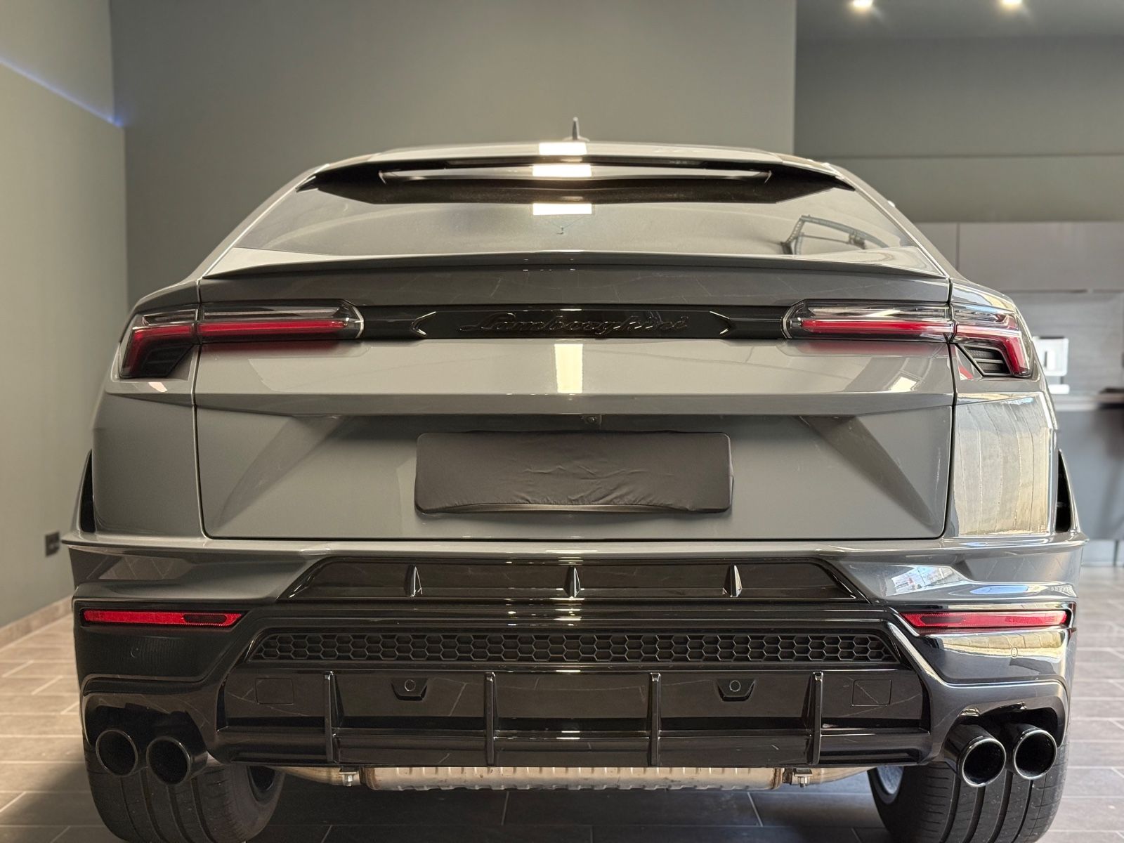 Lamborghini Urus S - Samsaru's Car Outlet