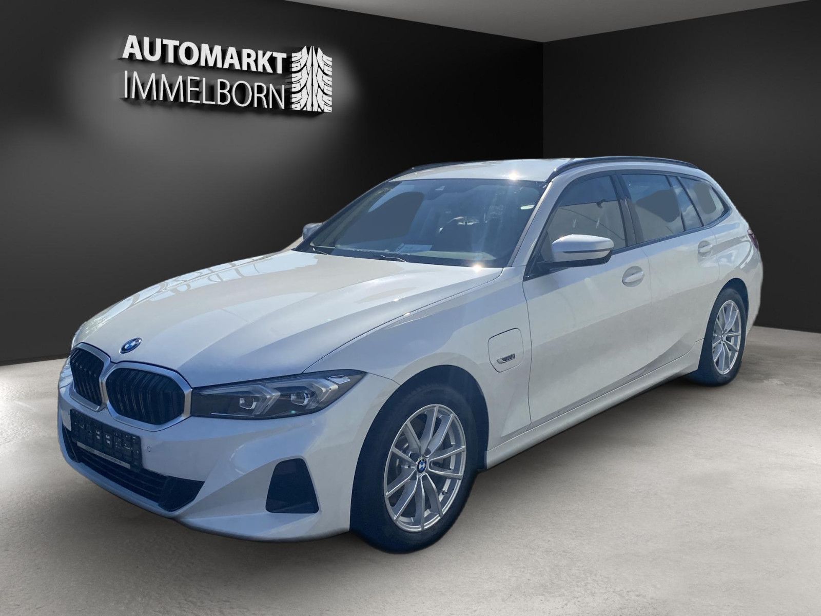 BMW 330 e - Samsaru's Car Outlet