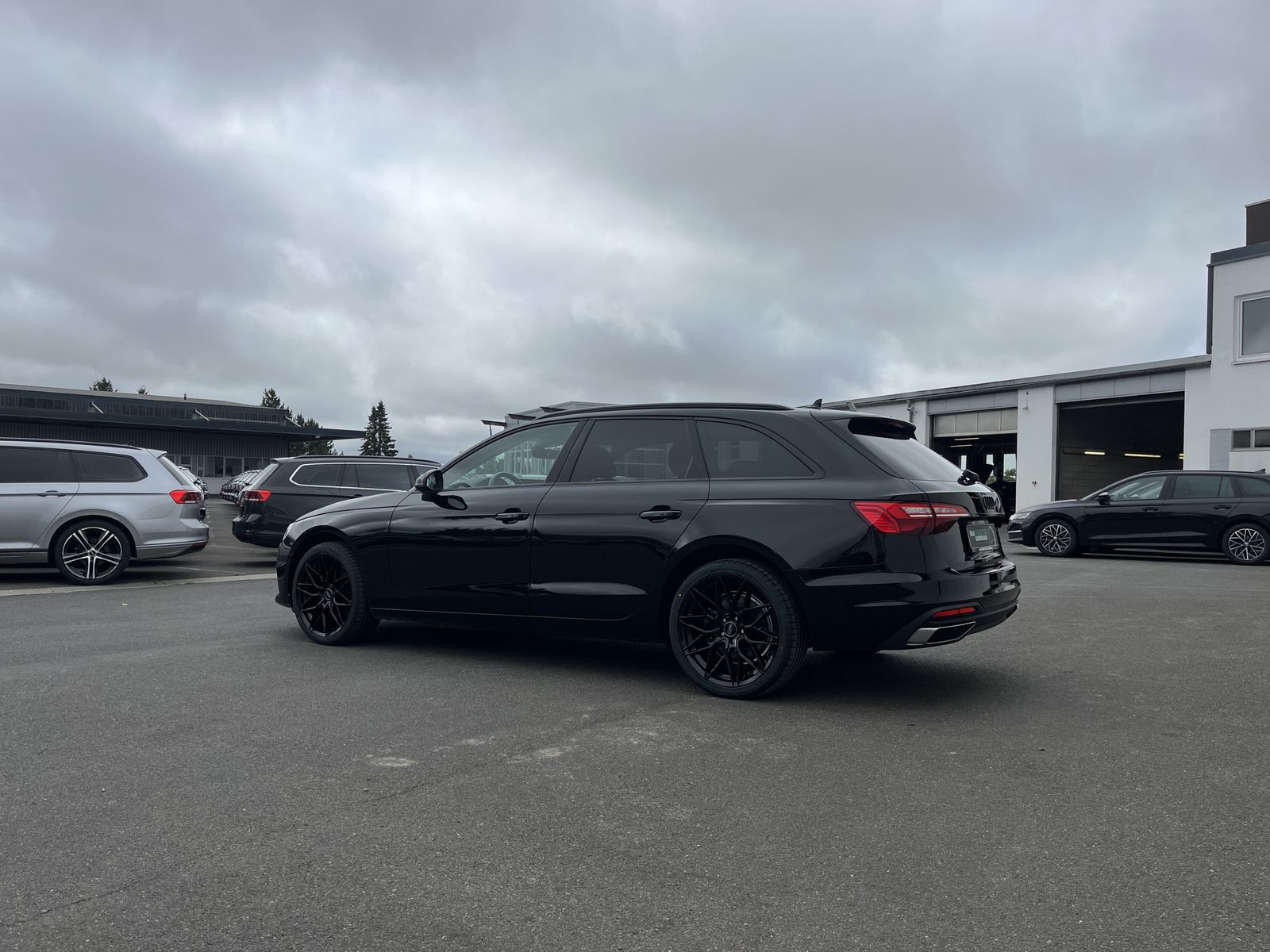 Audi A4 Avant 35 2.0 TFSI S-Line - Samsaru's Car Outlet