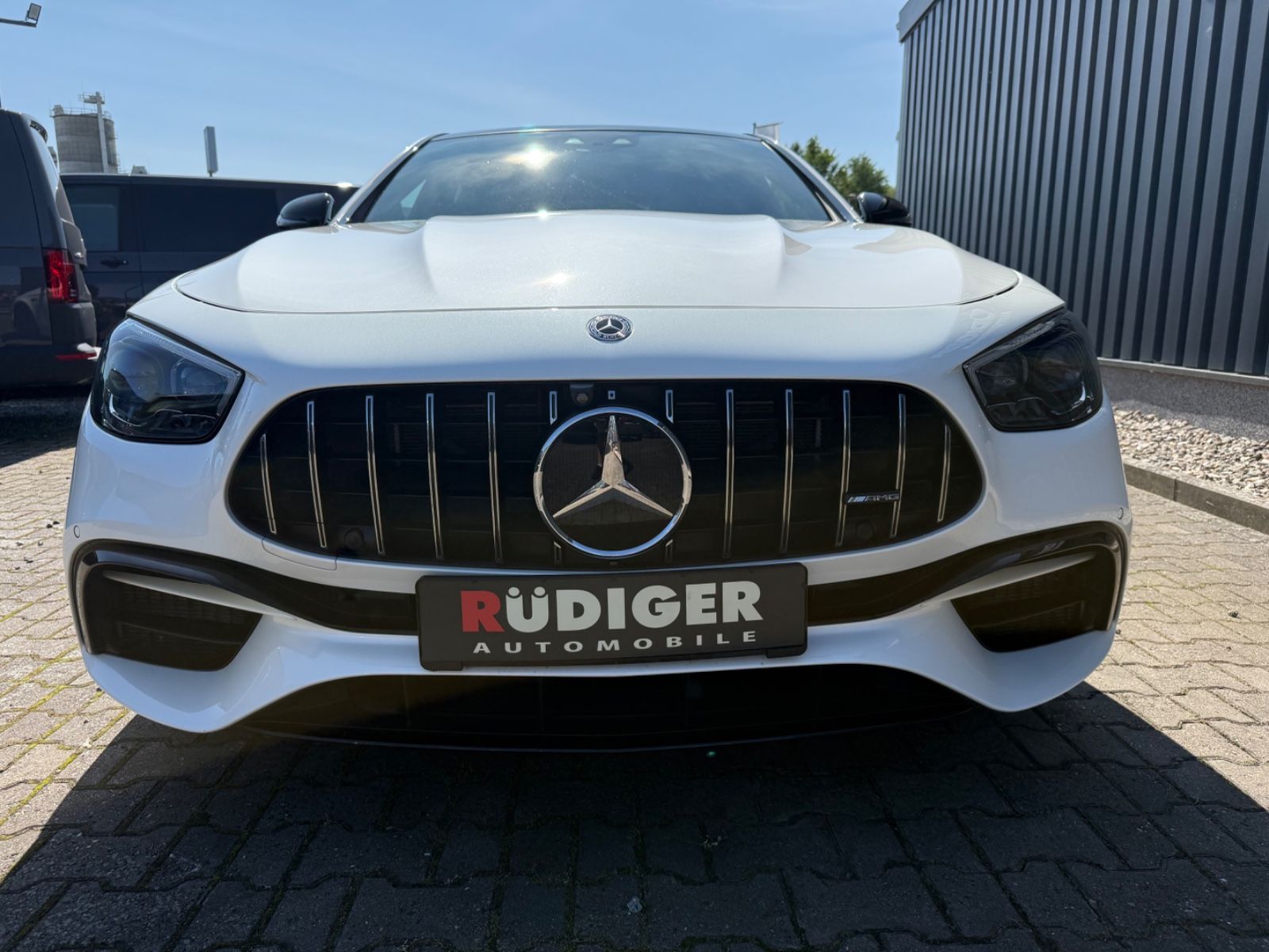 Mercedes-Benz E 63S AMG 4Matic - Samsaru's Car Outlet