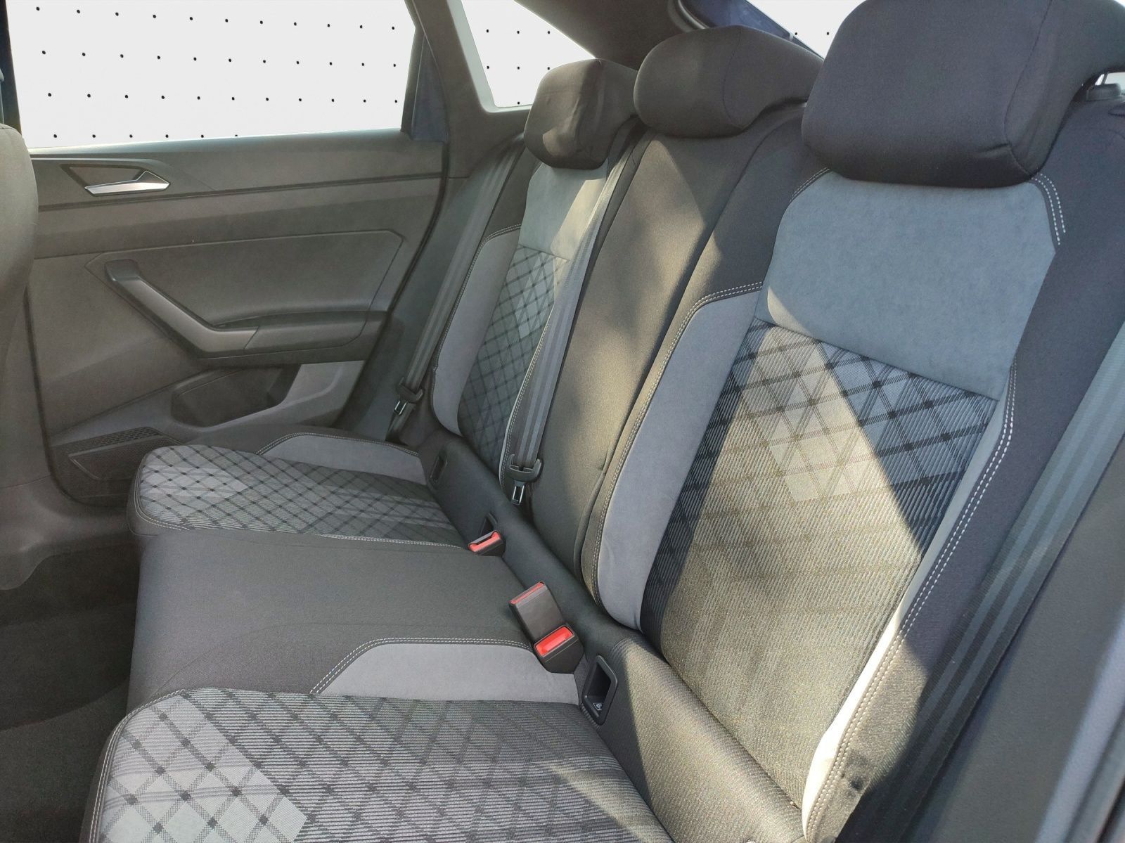 Volkswagen Taigo 1.5 TSI DSG R-Line - Samsaru's Car Outlet