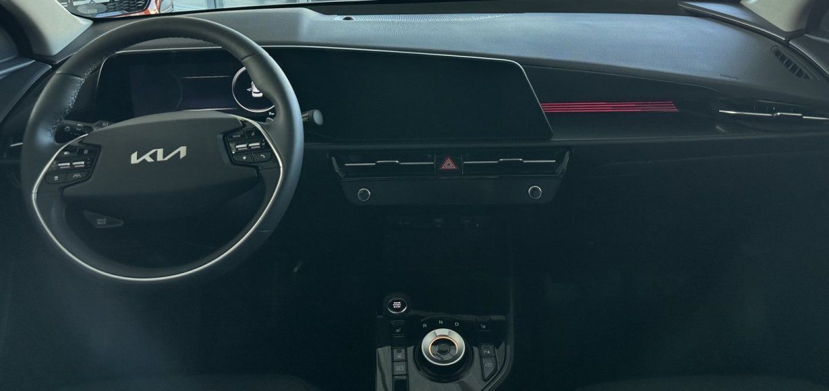 Kia Niro 1.6 HEV 129 DCT Vision - Samsaru's Car Outlet