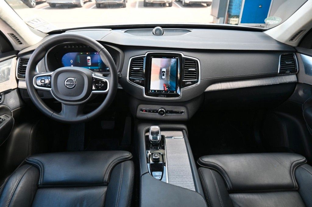 Volvo XC90 Ultimate Dark B5*PANO*B&W*LUFT*STHZ*22*
