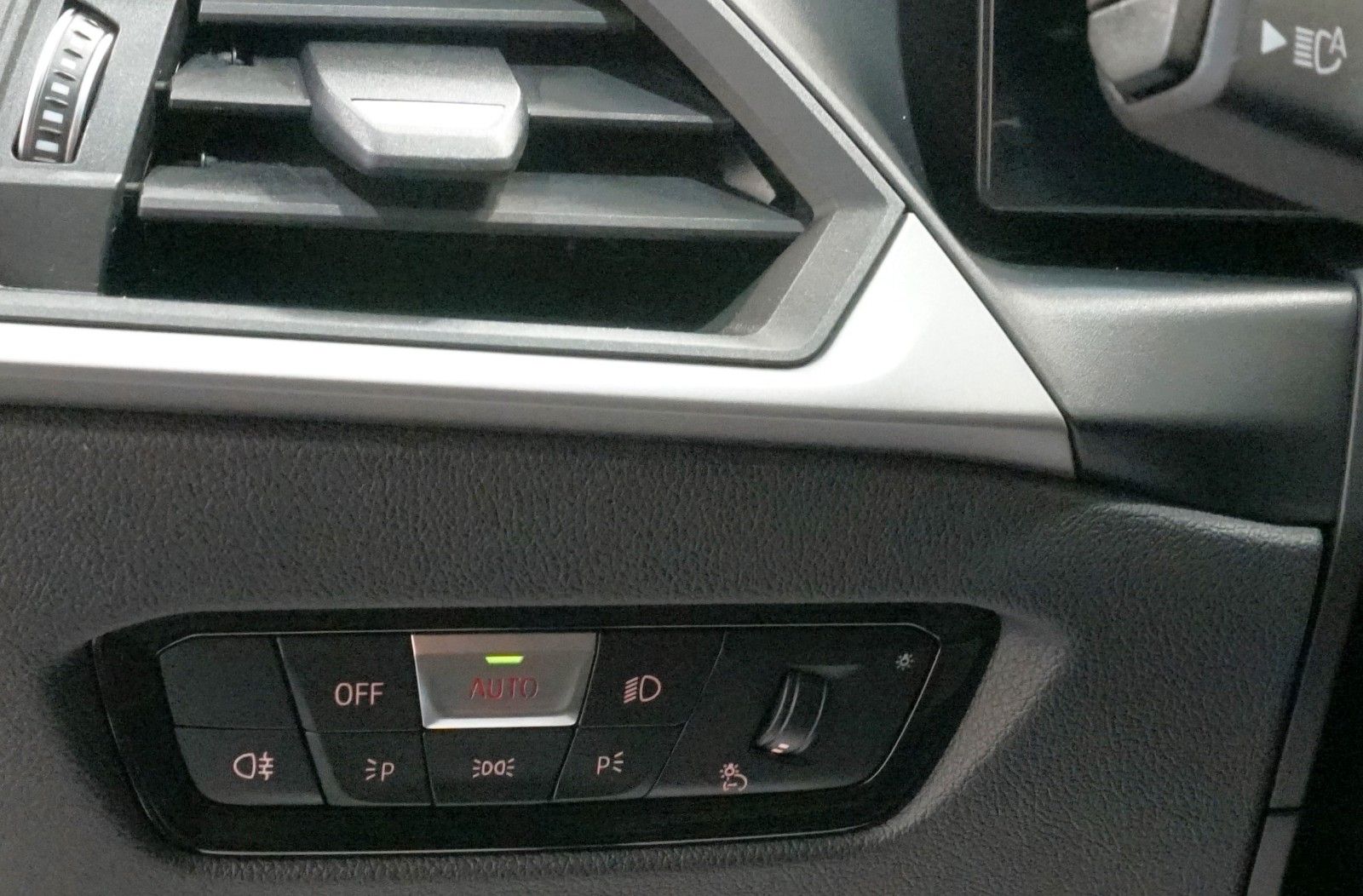 BMW 320 d xDrive Touring - Samsaru's Car Outlet