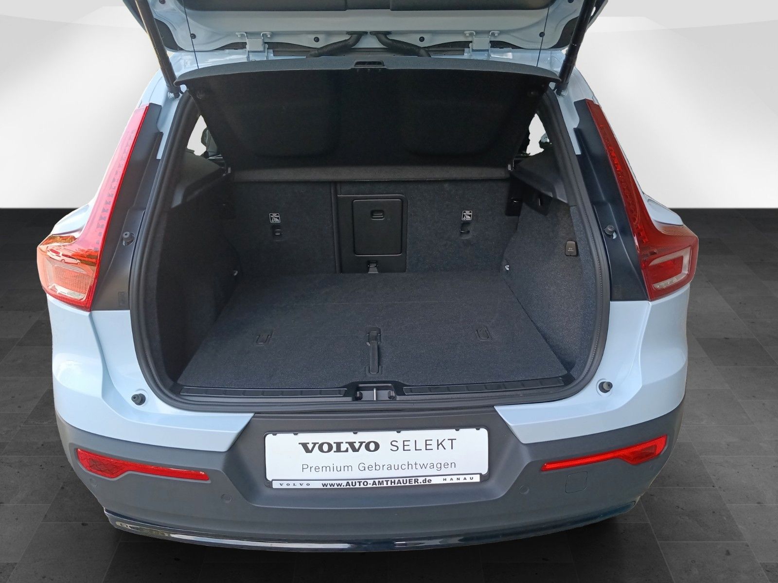 Volvo XC40 B4 2WD - Samsaru's Car Outlet