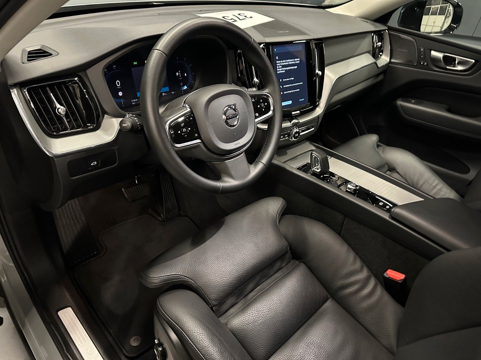 Volvo XC60 Plus Dark AWD *LEDER/Sport*AHK*Business*