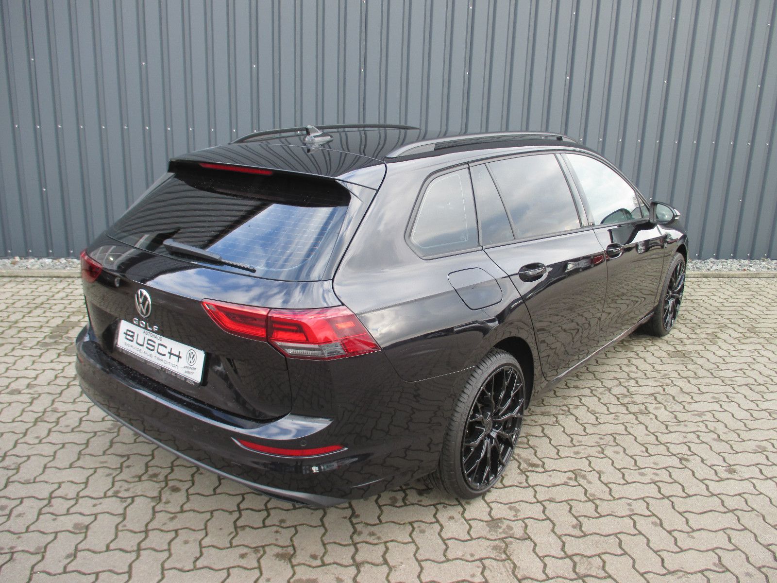 Volkswagen Golf VIII Variant 2.0 l TDI - Samsaru's Car Outlet