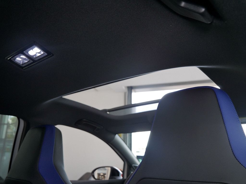 Volkswagen Golf R Black Edition 4Motion DSG PANO AHK MATRIX