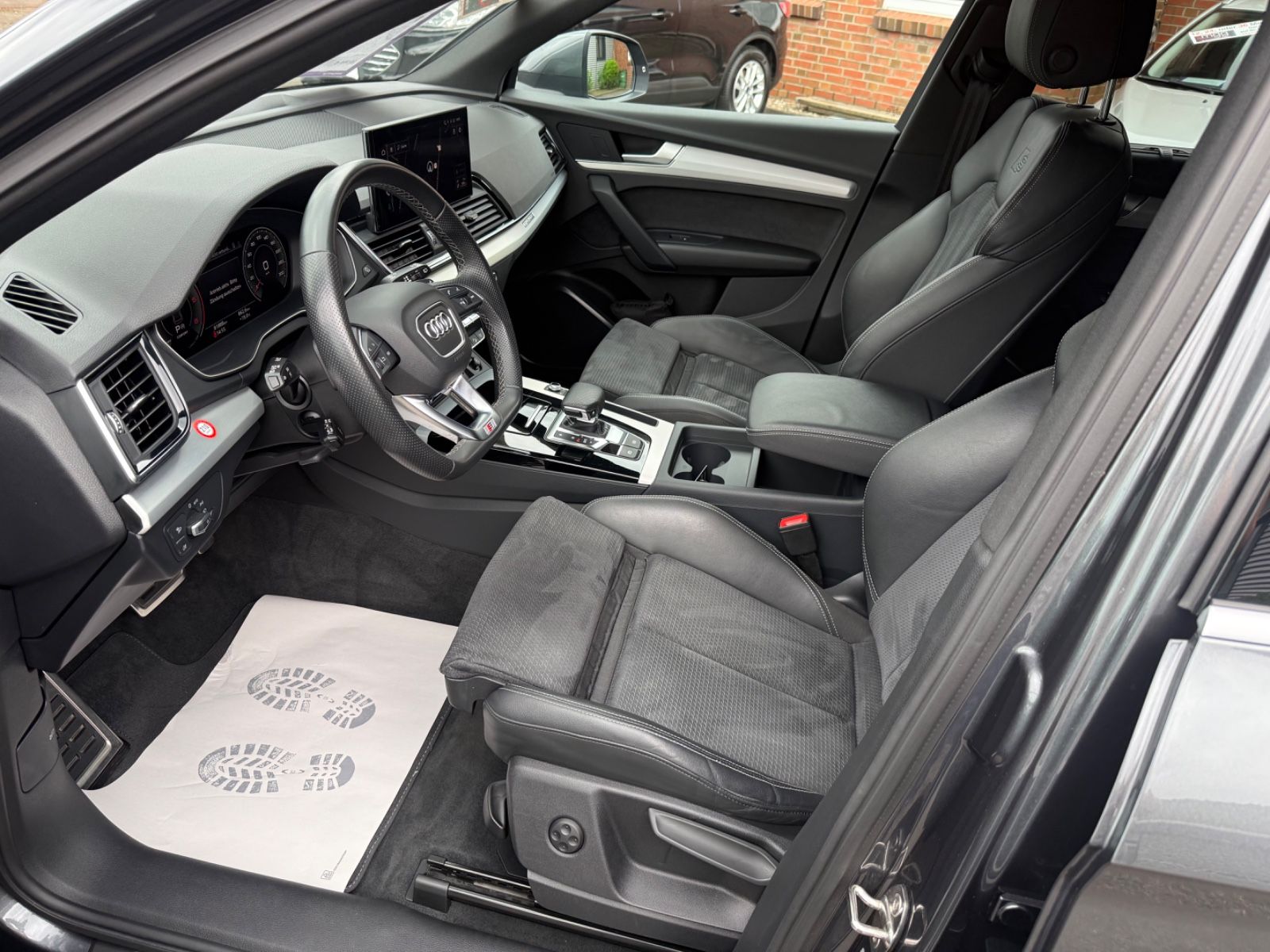Audi Q5 40 TDI quattro S line - Samsaru's Car Outlet