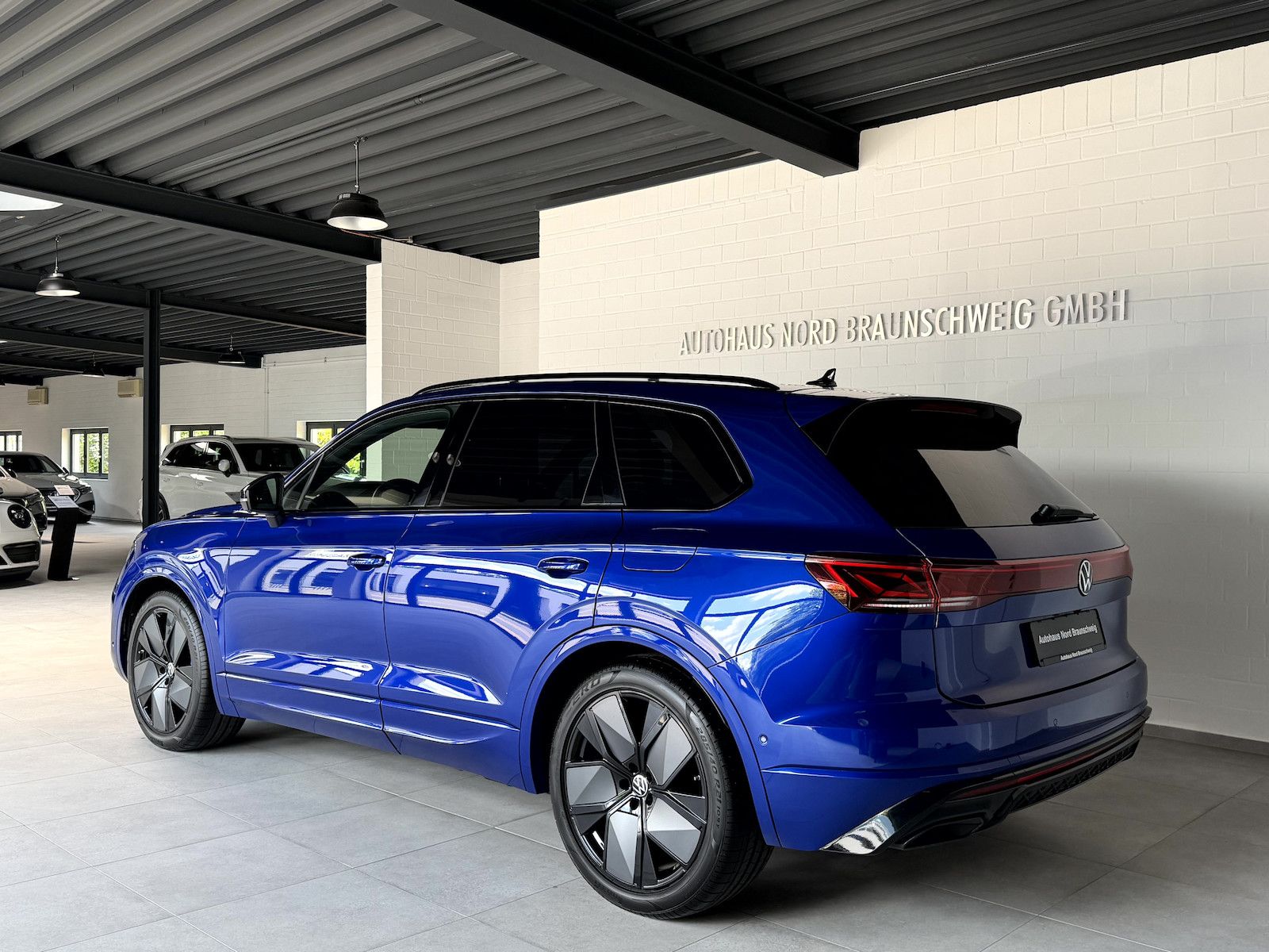 Volkswagen Touareg R 3.0TSI*BlackStyle*Pano*AHK*HUD*Massage