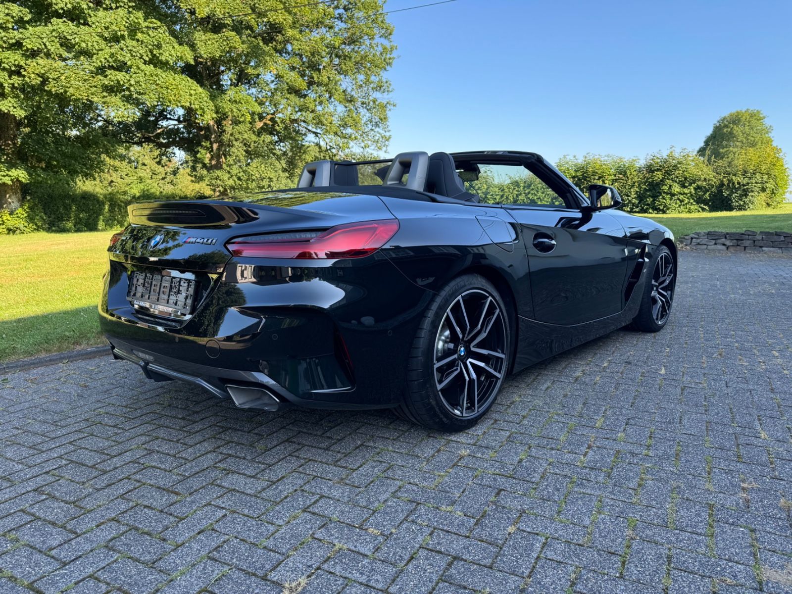 BMW Z4 M 40i - Samsaru's Car Outlet