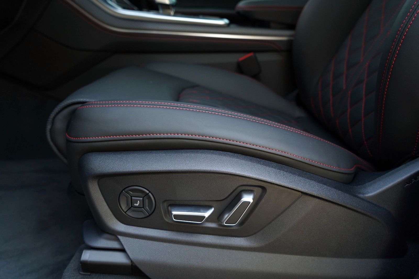 Audi Q7 60 TFSIe  CARBON OLED LASER MASSAGE SOFTCLOSE