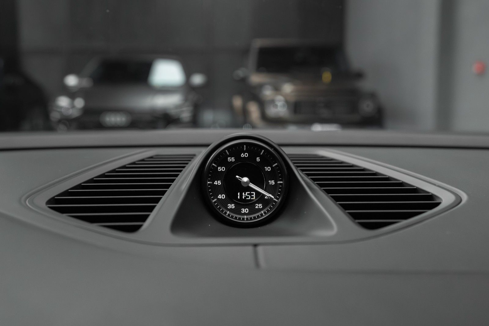 Porsche Macan Electric 4