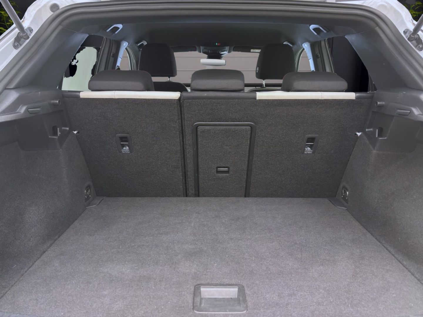 Volkswagen T-Roc 1.5 TSI DSG SPORT - Samsaru's Car Outlet