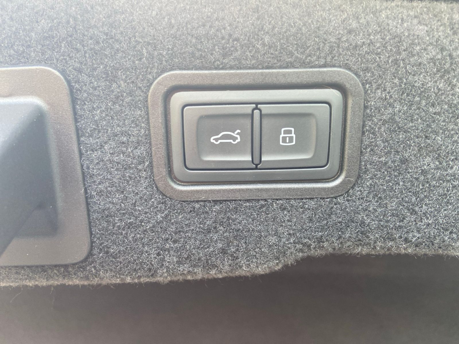 Audi A8 60 TFSIe quattro - Samsaru's Car Outlet