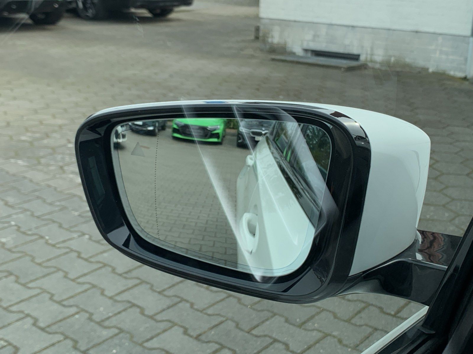 BMW 320i Limousine 289,- *WIDESCREEN*M SPORT*360°*DR