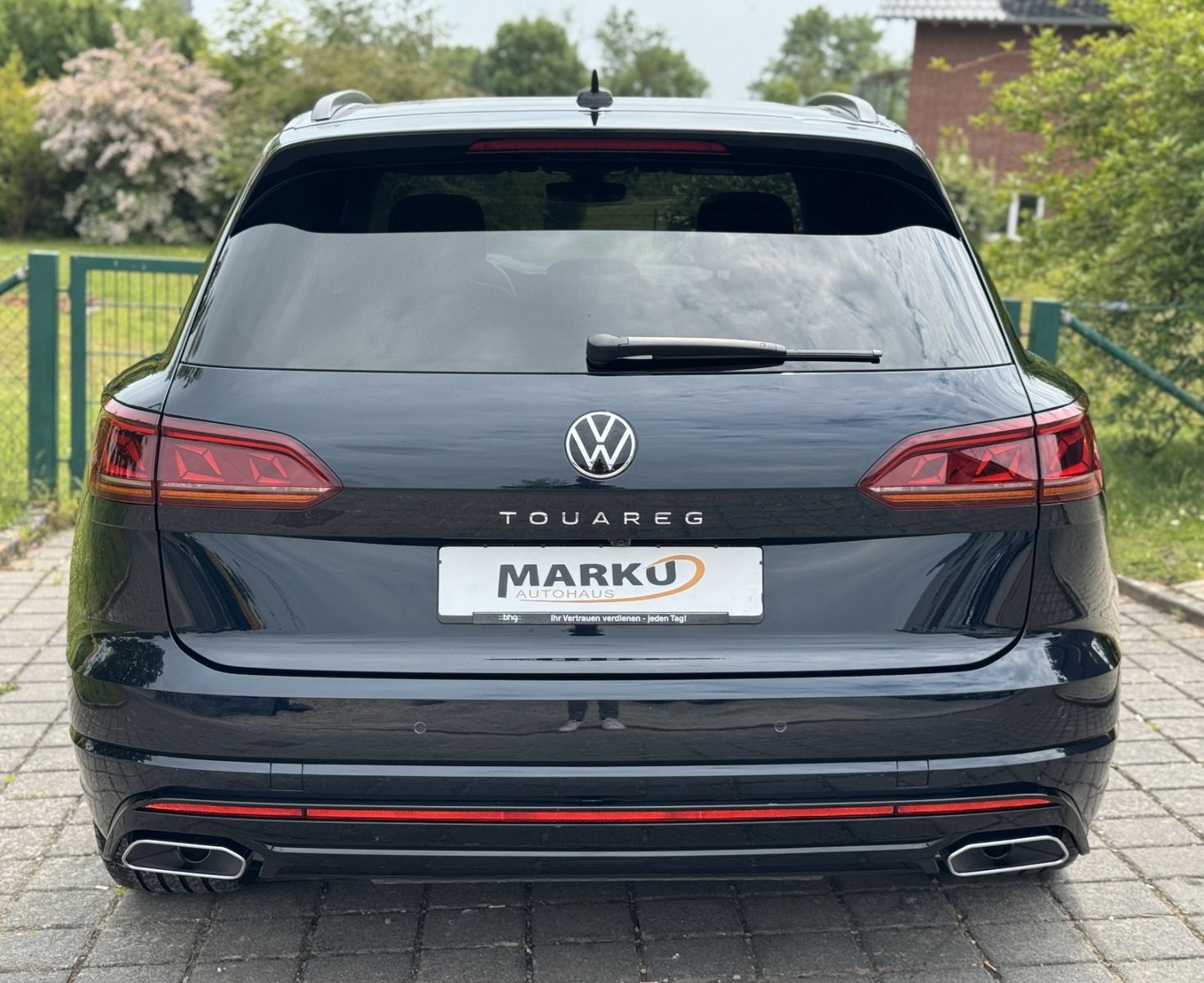 Volkswagen Touareg R-Line 4Motion - Samsaru's Car Outlet