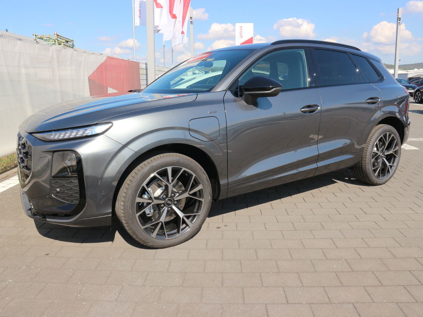 Audi Q3 SUV e-hybrid S tronic S line*0,5%*AHK*LED*ACC