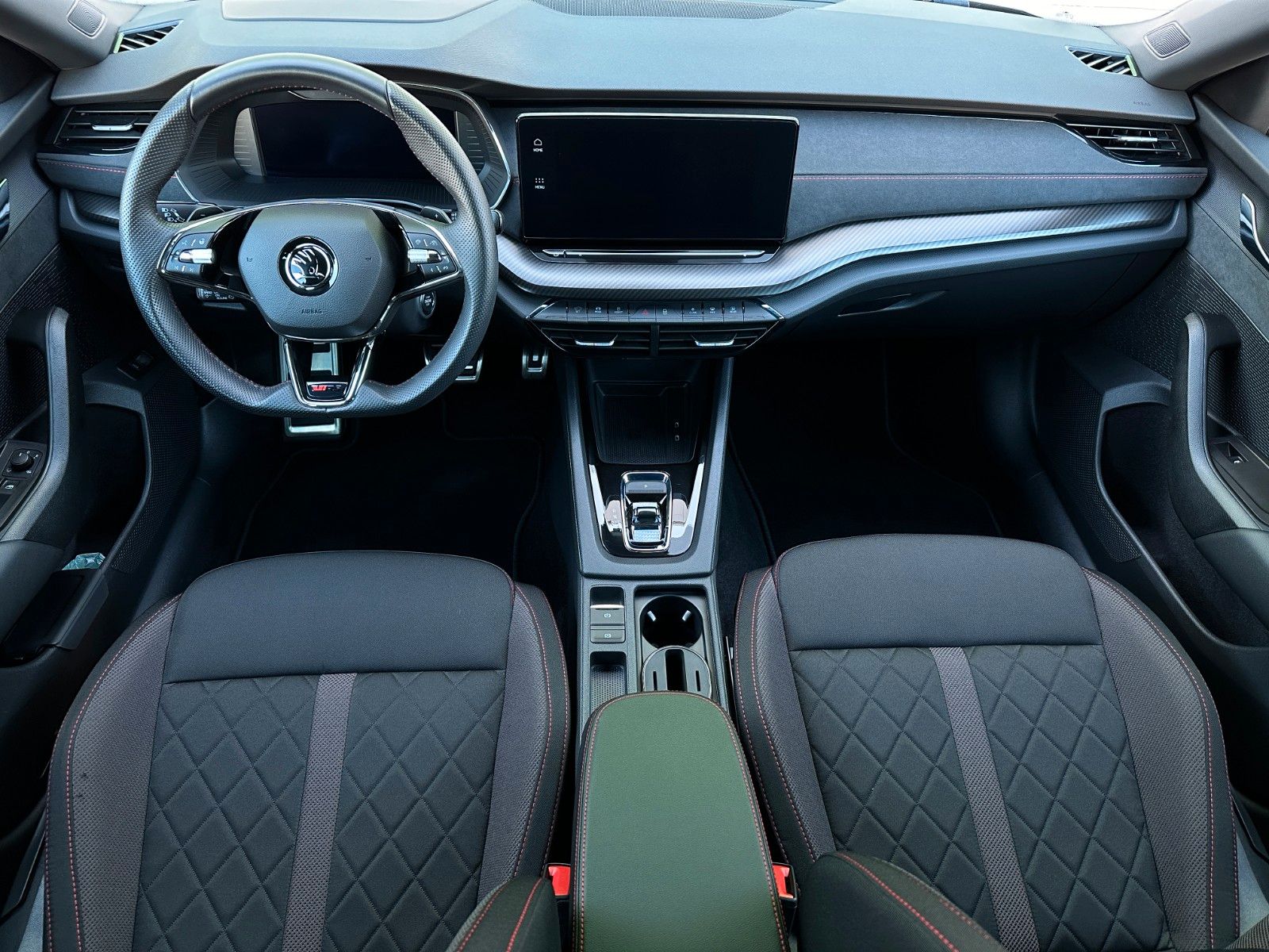 Skoda Octavia Combi RS 2.0TSi DSG - Samsaru's Car Outlet