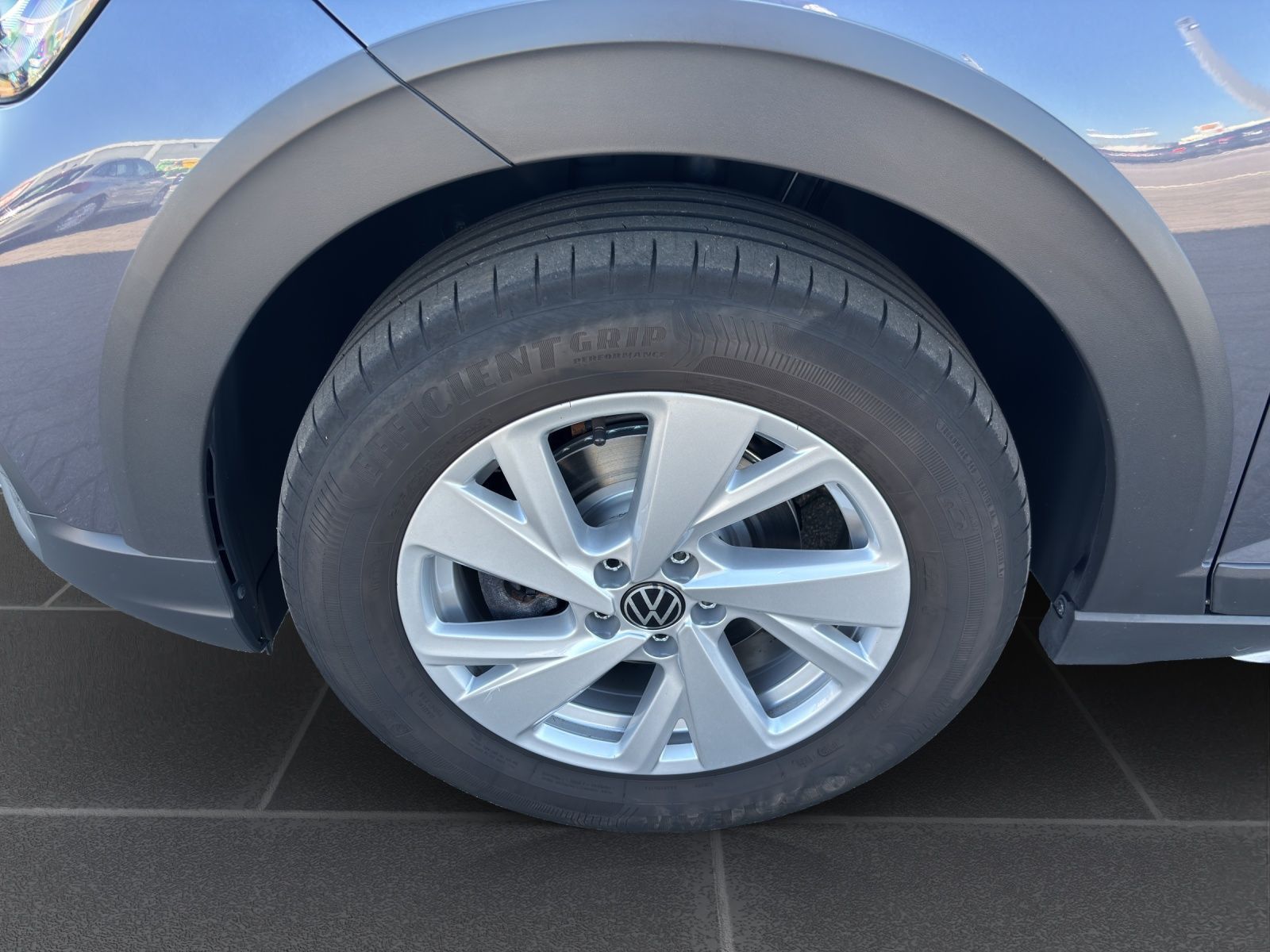 Volkswagen Taigo 1.0 TSI Life - Samsaru's Car Outlet