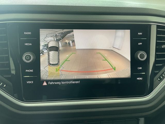 Volkswagen T-Roc 1.5 TSI Active - Samsaru's Car Outlet