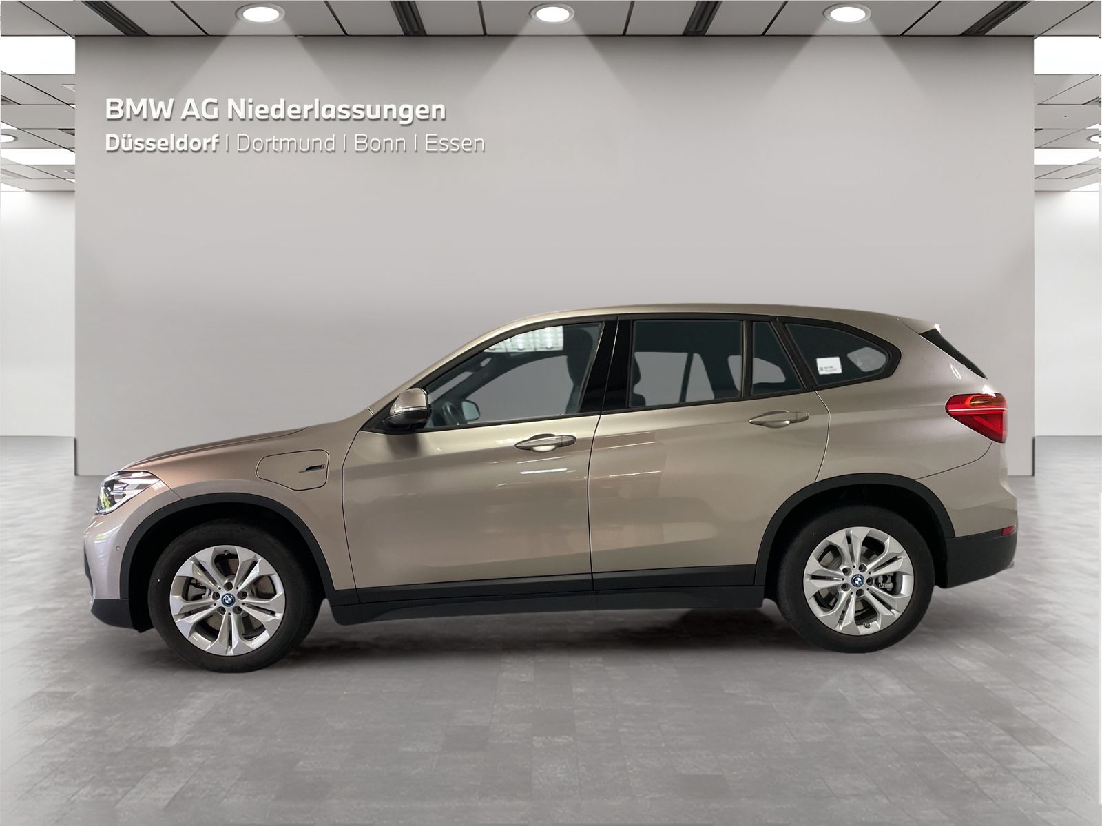 BMW X1 xDrive25e - Samsaru's Car Outlet