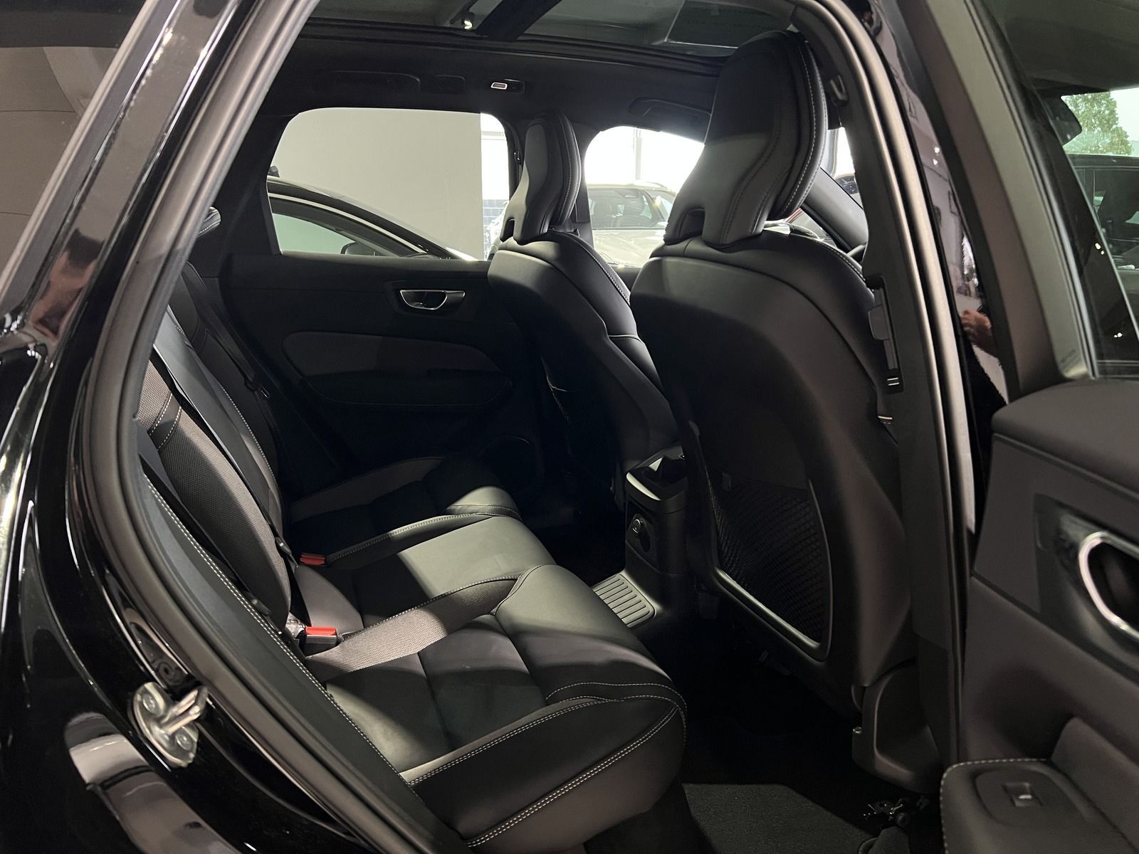 Volvo XC60 T6 Ultra Black Edition Recharge AWD AHK 360